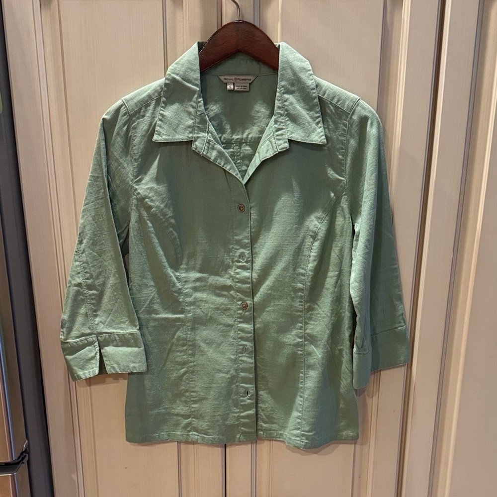 Royal Robbin’s S Green Button-Up Shirt
